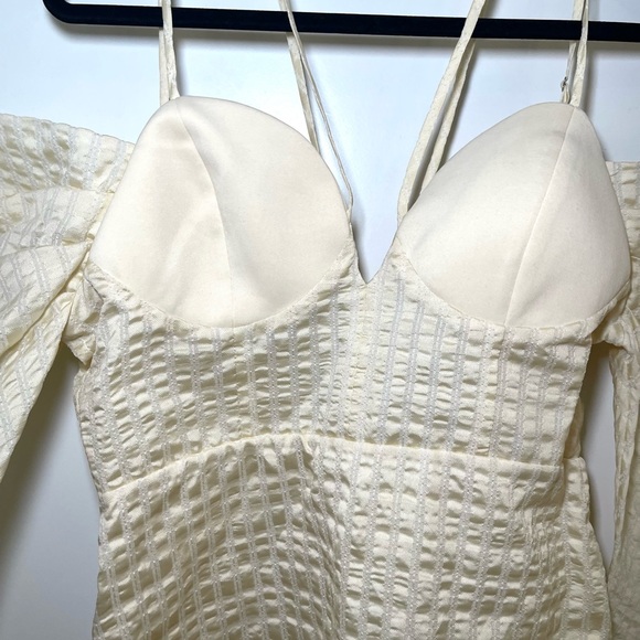 ASOS Dramatic Sleeve Dress - Picture 6 of 8